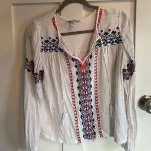 White pattern flowy top